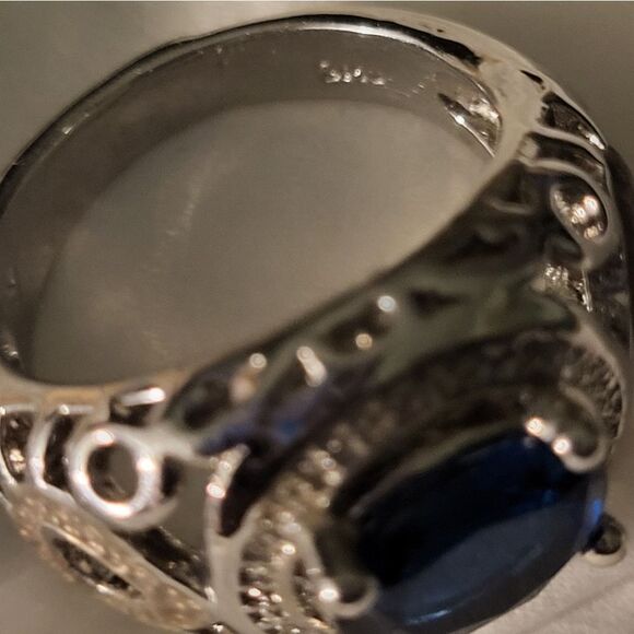 Sarah New ,925 Sterling Silver Plated Blue Cubic Zirconia Gem Ring Size 8 - Picture 5 of 5
